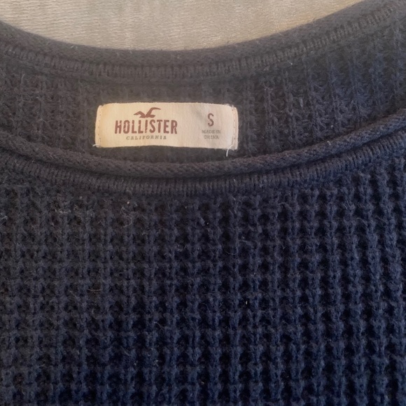 Hollister Crew Neck - Picture 5 of 9